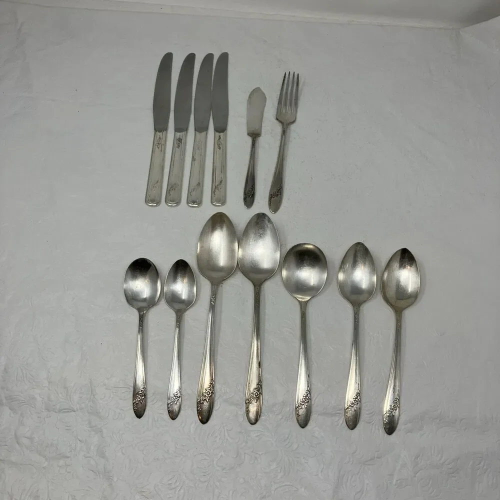 Tudor Plate Oneida Community QUEEN BESS II Mixed Lot of 13 Knife Spoon Fork